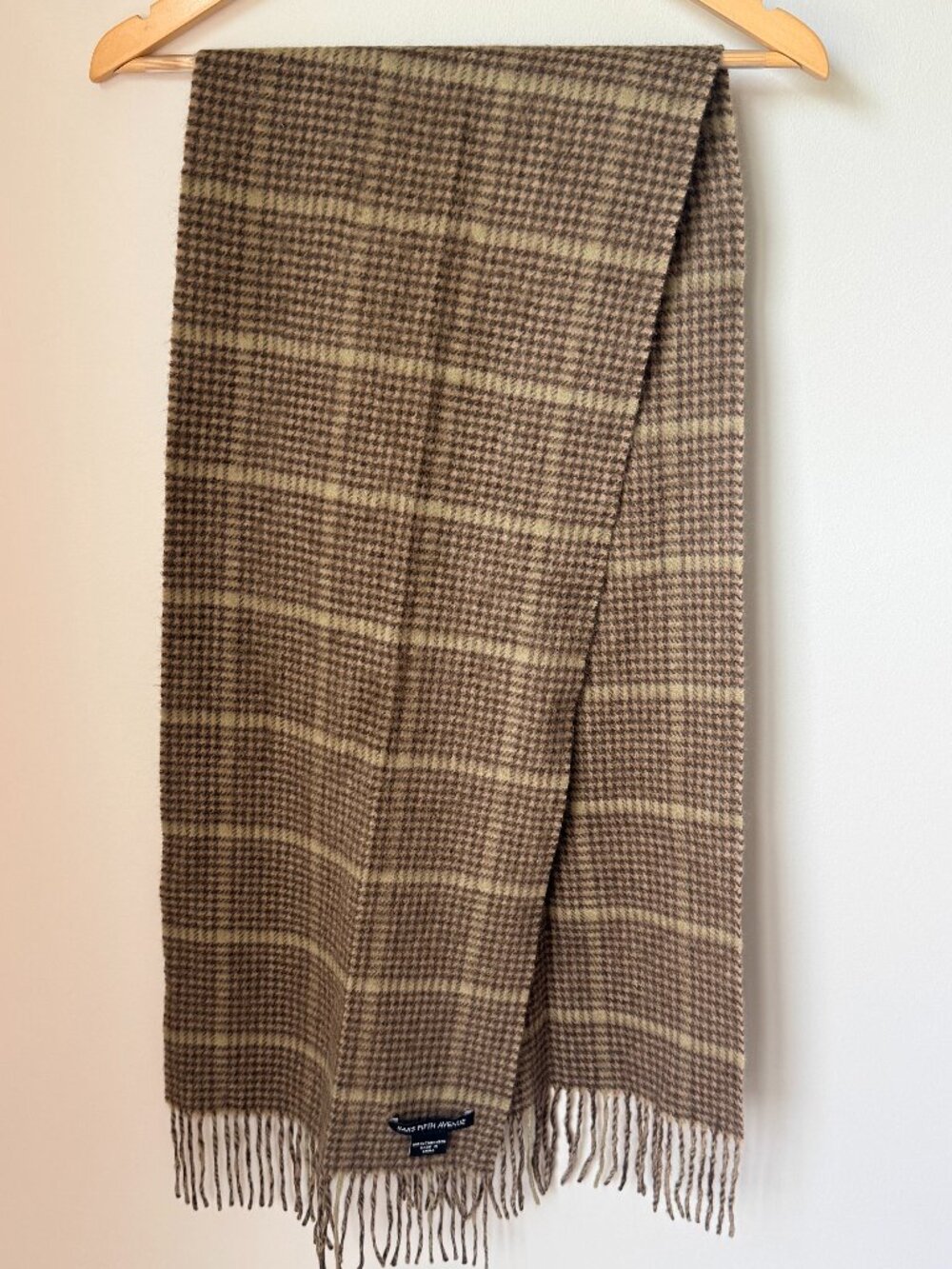 100% Cashmere Saks Fifth Ave Houndstooth Plaid Scarf